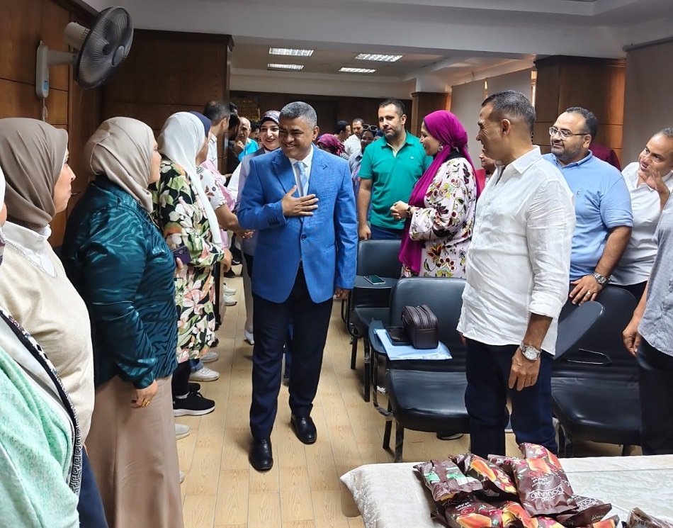  صحة المنيا  تودع الدكتور محمود عمر إلى منصبه الجديد بوزارة الصحة
