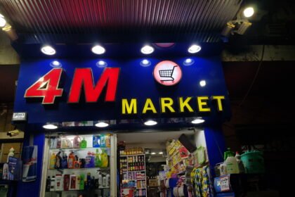 4 M