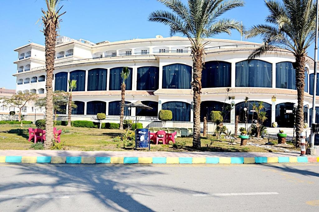 نادى ضباط القوات المسلحة بالمنيا